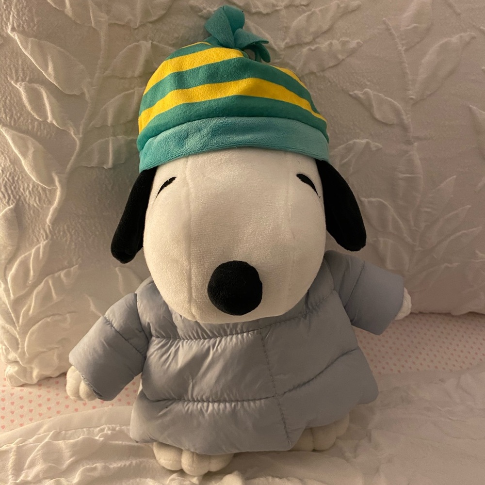 Snoopy puffer plush